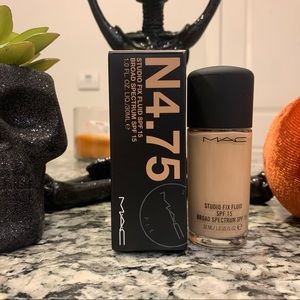 Mac Cosmetics Foundation N4.75